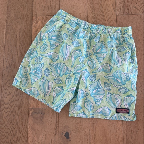 Vineyard Vines Mens Swim Trunks Medium - Picture 1 of 1